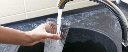 Почему стоит отказаться от воды из-под крана и заказать питьевую воду